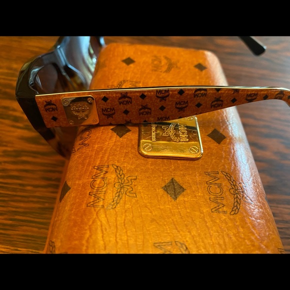 MCM tortoise Havana sunglasses! Very chic main image 3